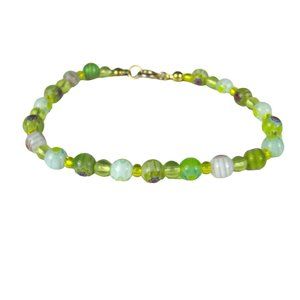 Green Glass Beaded Bracelet 8.75 In Goldtone Jewelry Millefiori Delicate